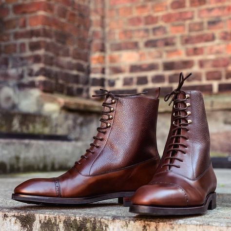 Skolyx.se | Our popular balmoral boot on last 915 in dark... Sam Boots, Loake Shoes, Men Leather Boots, Scottish Tweed, Boots Outfit Men, Handmade Leather Boots, Quality Leather Boots, Cowboy Shoes, Mens Dress Boots