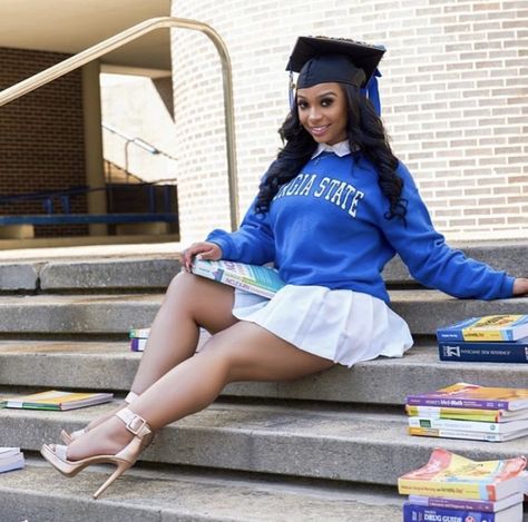 Sweatshirt Graduation Pictures, Uwi Graduation, Poses For Graduation, Poolside Photoshoot, Lpn Graduation, Poses For Graduation Photos, Graduation Pictures Outfits, Nursing School Graduation Pictures, Graduation Outfit College