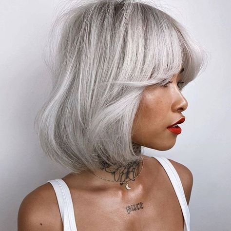 Silver Curtain Bangs Idea 70s Bob Haircut, 70s Bob, Grey Bob Hairstyles, Ice Blonde Hair, Grey Bob, Ice Blonde, Glamour Uk, Natural Gray Hair, Silver Blonde