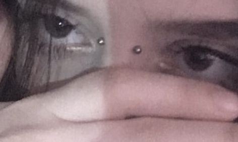 Bridge Piercing, Face Piercings, Cool Piercings, Cute Piercings, Facial Piercings, Body Jewelry Piercing, Body Modifications, Piercing Tattoo, Body Mods