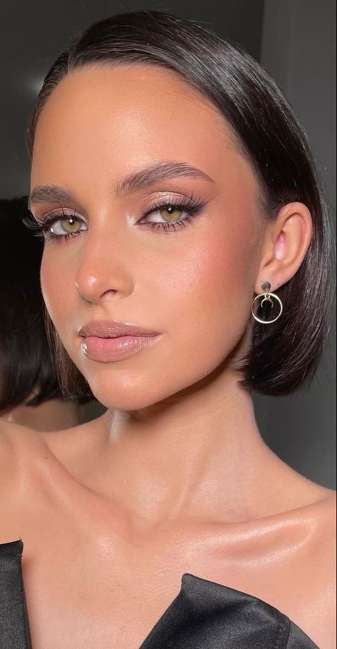 Natural Makeup With Dark Eyes, Makeup Inspo Wedding Guest, Neutral Eye Makeup Green Eyes, Wedding Guest Make Up Hazel Eyes, Black Dress Wedding Makeup, Makeup For A Pink Dress Night, Airbrushed Makeup Look, Hazel Eye Bridal Makeup, Make Up For Wedding Guest Green Eyes