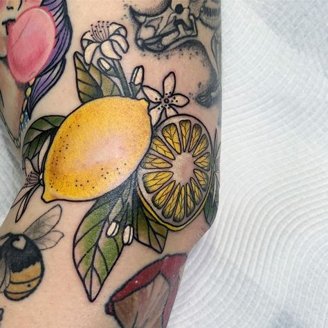 Nat G on Instagram: “Thank you Stevie 🍋 Done at @goodlucktattoo Melbourne • #natgtattoo #lemontattoo #lemon #tattoo” Food Sleeve Tattoo, Lemon Tattoo, Green Tattoo, Food Tattoos, Botanical Tattoo, Time Tattoos, Skin Art, Piercing Tattoo, First Tattoo