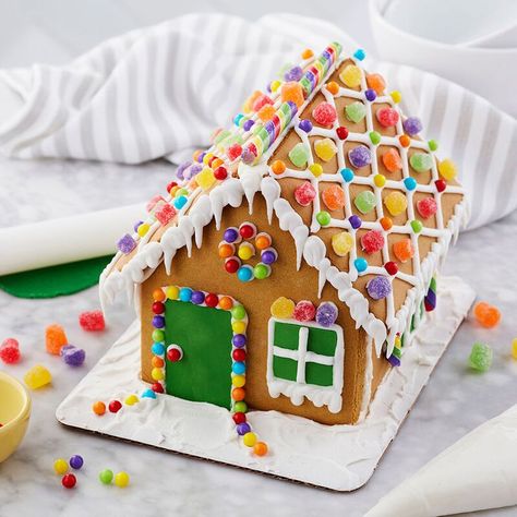 Christmas Activities | Holiday Fun | Gingerbread House No holiday is complete without building a gingerbread house with those you love dear! This kit provides everything you need to create a one of a kind masterpiece! Get yours today! #ad #christmas #fun #holiday #gingerbreadhouse #christmascheer #christmasspirit #holidayfun #winter #winteractivity #activity #kids #rainbow Village Gingerbread House, Easy Gingerbread House, Homemade Gingerbread House, Mini Village, Gingerbread House Decorating, Gingerbread House Candy, Cool Gingerbread Houses, Mini Gingerbread House, Gum Drop