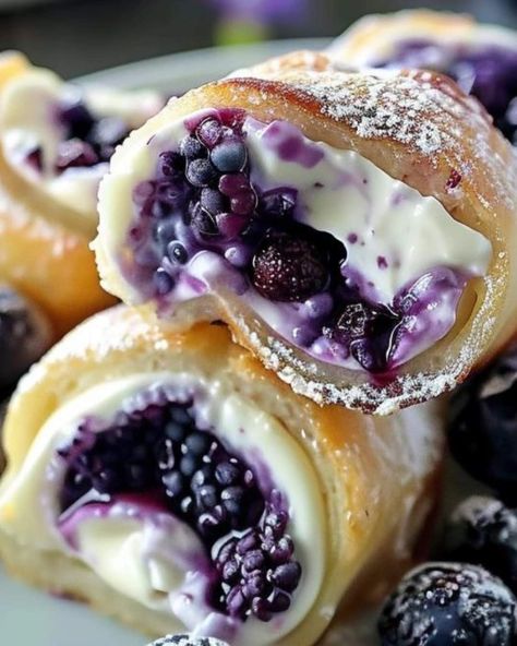 Fancy Looking Food, Cream Cheese Egg Rolls, Elegant Pastry, Cheese Egg Rolls, European Desserts, Ice Cream Rolls, Fancy Foods, Blueberry Ice Cream, Blueberry Cream Cheese