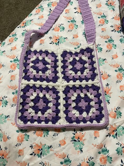 crocheting, knitting, crochet bag Purple Crochet Ideas, Purple Crochet Projects, Purple Crochet Bag, Purple Granny Square, Crochet Bag Ideas, Crochet Sweater Design, Purple Crochet, Things To Crochet, Crochet Blanket Designs