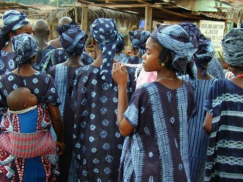 Indigo Cloth, Indigo Textiles, Yoruba People, African Indigo, African Textile, Afrikaanse Mode, Mood Indigo, Shibori Tie Dye, Indigo Shibori