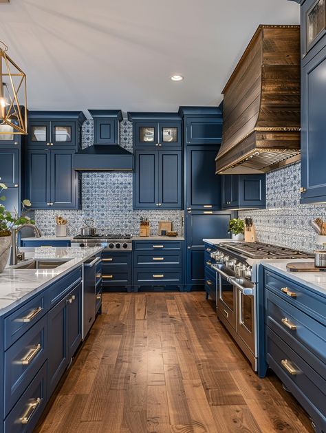 Kitchen Ideas Colored Cabinets, Navy House Interior, Navy Blue And Grey Kitchen, Blue And Silver Kitchen, Blue And Grey Kitchen, Light Blue Backsplash, Modern Blue Kitchen, Blue Kitchen Inspiration, Mexico Houses