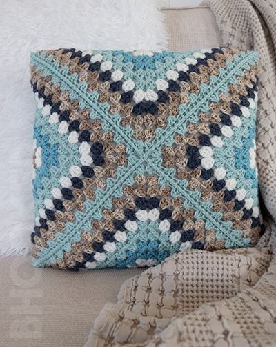 How to Make a MODERN Granny Square Pillow +Free Pattern! Crochet Pillow Case Free Pattern, Crochet Granny Pillow, Crochet Granny Square Pillow Pattern, Crochet Pillow Cover Pattern Free Granny Squares, Granny Square Pillow Cover Free Pattern, Easy Crochet Pillow Cover Pattern Free, Crochet Pillow Cover Granny Square, Crochet Pillow Cover Pattern Free, Simple Crochet Pillow