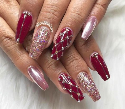 Red Sparkle Nails, Red Nails Glitter, Unghie Nail Art, Red Acrylic Nails, Inspiration Bathroom, Gold Nail, Her Nails, Red Nail Designs, Acrylic Coffin