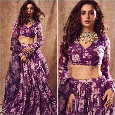 Georgette Lehenga Designs, Lenga Design, Crop Tops Designs, Top Skirt Outfit, Lehenga Designs Latest, Green Prom Dress Long, Aamna Sharif, Skirt Outfit Ideas, Georgette Lehenga