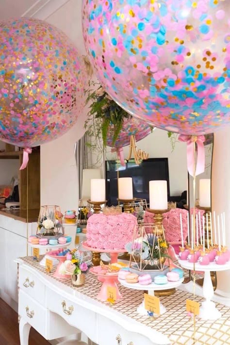 Pink And Gold Birthday Party Preppy, Preppy Birthday Party Food Ideas, Preppy Sweet 16 Party, Preppy Party Decor, Preppy Birthday Decor, Preppy Birthday Party Decor, Birthday Party Inspo Aesthetic, Preppy Birthday Decorations, Cute Birthday Party Themes