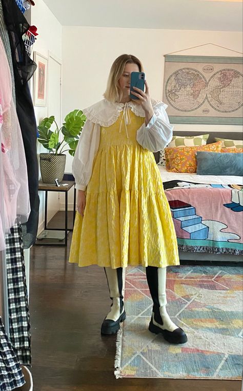 Ganni Collar Outfit, Collared Button Up Shirt Outfit, Layering Under Dress, Oversized Collar Dress, Styling Oversized Dress, Layered Spring Outfits, Oversized Dress Outfit, Ganni Collar, Ganni Outfit