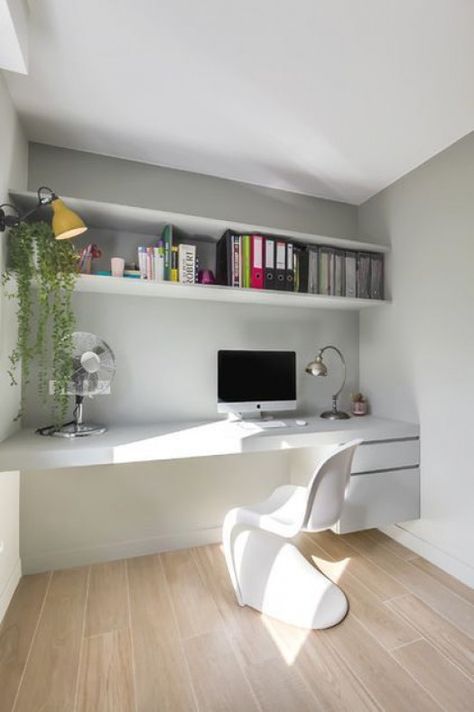 Small Home Office Ideas For Men, Glass Desk Office, Modern Office Space, Modern Office Decor, White Desk, White Office, Small Home Office, Home Office Space, Office Inspiration