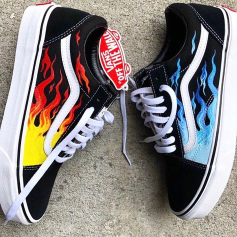 Paint Vans Shoes Diy, Vans Shoes Custom, Vans Custom, Vans Art Shoes, Custom Sneakers Ideas, Vans Painted Shoes Ideas, Cool High Tops, Custom Vans Shoes, Painted Shoes Diy