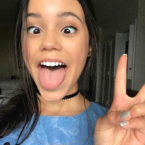 Eyes Rolling Aesthetic, Anime Tounge Out Face, Hand On Head, Mia 3, Funny Face, Jenna Ortega, Woman Crush, Bobby Brown, Nicki Minaj