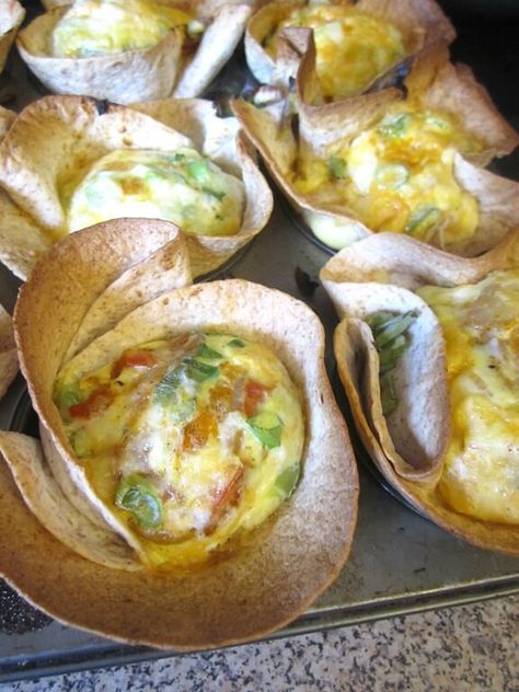 Tortilla Baked Egg Muffin Cups Baked Egg Muffins, Spinach And Goat Cheese, Egg Tortilla, Tortilla Cups, Tortilla Bake, Egg Muffin Cups, Goat Cheese Frittata, Eggs In Muffin Tin, Delicious Vegetarian Dinner