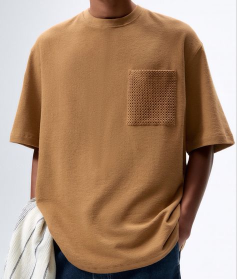 Minimal Shirt Design, Crochet Pocket, Fashion Illustrations Techniques, Crochet T Shirts, Aesthetic T Shirts, Knitwear Fashion, Mens Lifestyle, Stylish Mens Outfits, T Shirt And Jeans