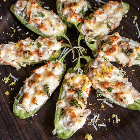 Lobster Jalapeno Poppers Fresh Lobster, Appetizers For A Crowd, Lobster Recipes, Seafood Appetizers, Favorite Appetizers, Jalapeno Poppers, Family Favorite Meals, Stuffed Jalapeno Peppers, Best Dessert Recipes