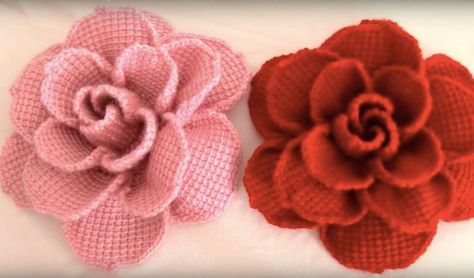 Beautiful Crochet Roses Free Tutorial Easter Crochet Patterns, Crocheted Flowers, Flower Bookmark, Crochet Ornaments, Your Crochet, Crochet Bookmarks, 3d Rose, Easter Crochet, Crochet Items