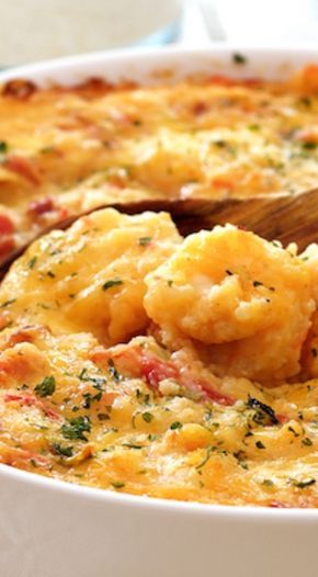 Breakfast Casserole With Grits, Spicy Shrimp And Grits, Shrimp And Grits Casserole, Cajun Party, Cajun Fish, Cajun Shrimp And Grits, Cajun Shrimp Recipes, Grits Casserole, Shrimp N Grits Recipe