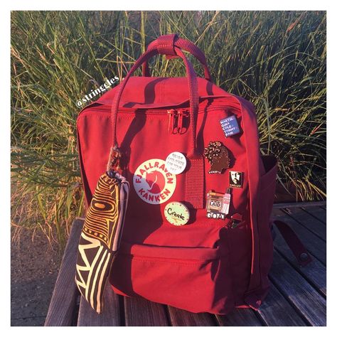 hen CULTURE meets BACK TO SCHOOL. This year decorate you book bag to show off your individuality. Bookbag - Fjallraven kanken Oxred Kanken Aesthetic, Kanken Bag, Mochila Fjallraven Kanken, Fjällräven Kånken, Vsco Girl, Book Bag, Red Aesthetic, Christmas Aesthetic, Kanken Backpack