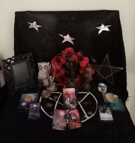 A shrine to honour the goddess of night, Nyx Nyx Goddess Alter, Nyx Goddess Altar, Nyx Altar Ideas, Nyx Altar, Goddess Of Night, Nyx Goddess, Goddess Of The Night, Alter Ideas, Goddess Magick