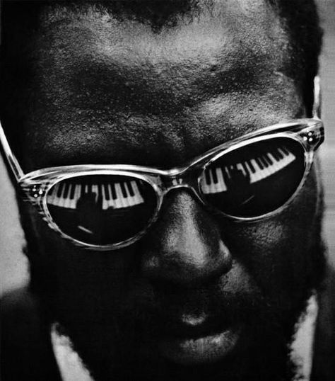 Thelonius Monk - reflection in the glasses. Need I say more? Arte Jazz, Thelonious Monk, Delta Blues, Jazz Artists, I'm With The Band, Jazz Musicians, Jazz Blues, Blues Rock, Music Legends