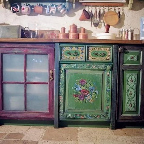 Recycled House, Painted Cabinets, Casa Country, Casa Vintage, Painting Kitchen Cabinets, House Room, Dream Rooms, Dream House Decor, Dream Home Design