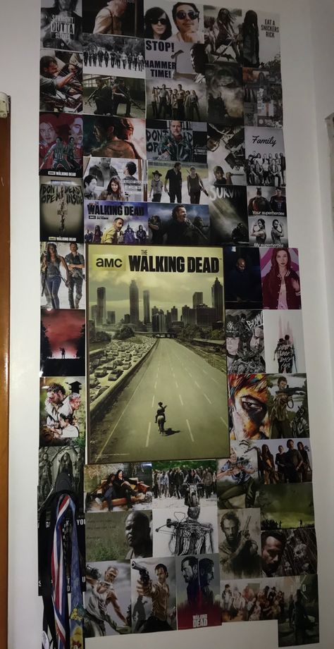 I decided to try and make one of those aesthetic picture walls but add a little spice and make it The Walking dead which is my favorite show 😍 Twd Room Decor, Twd Room, Twd Poster, Twd Wallpaper, Aesthetic Walking, The Walking Dead Poster, The Walkind Dead, Walking Dead Characters, Picture Walls