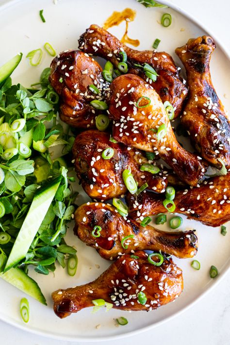 Sticky soy honey baked chicken drumsticks Honey Soy Chicken Marinade, Honey Soy Chicken Drumsticks, Chicken Legs In Oven, Honey Baked Chicken, Chicken Drumsticks Recipe, Easy Oven Baked Chicken, Drumsticks Recipe, Chicken Breast Crockpot Recipes, Honey Soy Chicken