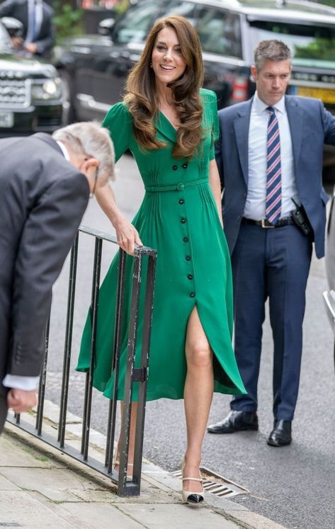 Kate Middleton Kate Middleton 2023, Kate Middleton Skirt, Anna Freud, Principe William Y Kate, Kate Middleton Style Outfits, Düşes Kate, Looks Kate Middleton, Kate Middleton Hair, Mental Health Awareness Week