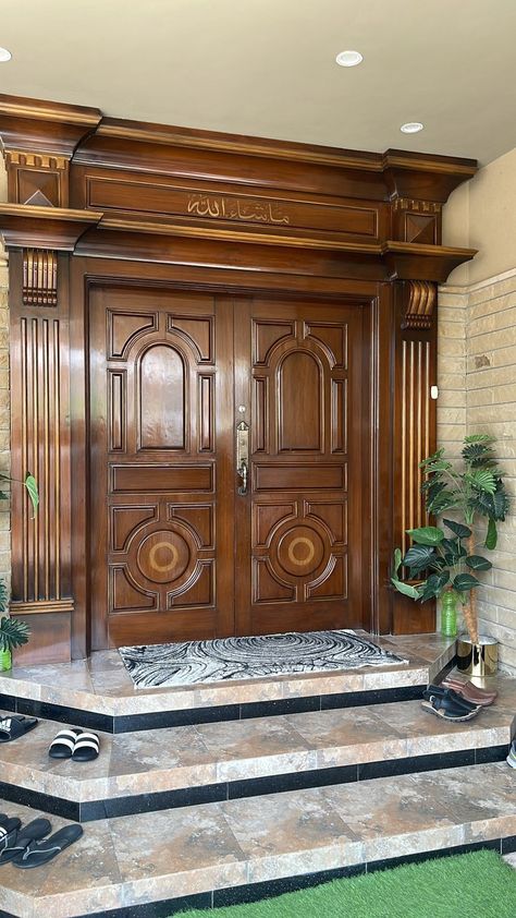 Castle House Interior, Diy Projects Wood, Wood Working Ideas, Animal Chair, Pins Ideas, House Main Door, House Main Door Design, Door Design Photos, Main Entrance Door Design