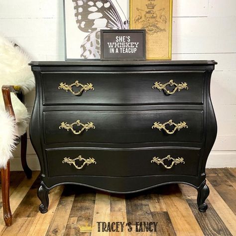 Black Painted Furniture, Bombay Chest, Fine Mist Spray Bottle, Black Chalk Paint, Dixie Belle Paint Company, Chalk Paint Colors, Paint Companies, Dixie Belle Paint, Black Furniture