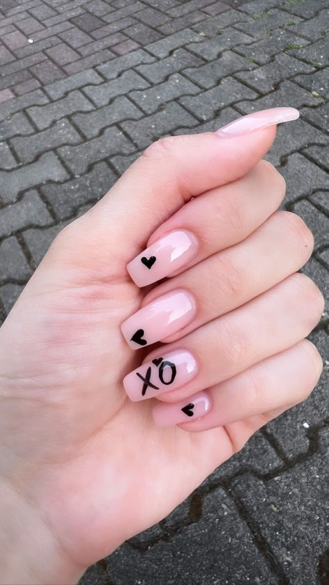 Nails Acrylic The Weeknd, House Of Balloons The Weeknd Nails, Nails For The Weeknd Concert, The Weeknd Nails Design Starboy, Xotwod Nails, The Weekend Nails Ideas, Xo Nails Design The Weeknd, The Weekend Nails Xo, The Weeknd Themed Nails