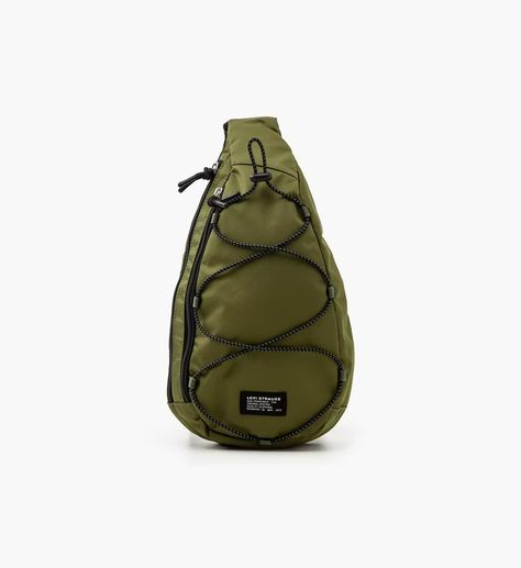 Utility Sling Pack - Green | Levi's® US Paracord Zipper Pull, Sling Pack, Hoodie Oversize, Vintage Glasses, Colorful Socks, Well Dressed Men, Waist Pack, Types Of Bag, Cool Socks