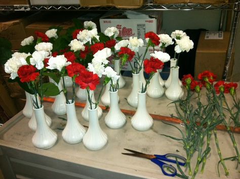 Carnations for our "Italian Restaurant" themed luncheon! Italian Decorations, Teacher Luncheon Ideas, Dinner Table Diy, Italian Party Decorations, Italian Dinner Party Decorations, Italian Baby Showers, Italian Themed Parties, Theme Baskets, Couples Dinner