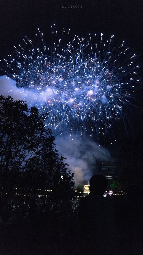 Blue Fireworks, Night Vibes, Cinematic Photography, Landscape Wallpaper, I Wallpaper, Sky Aesthetic, Scenery Wallpaper, Blue Aesthetic, Aesthetic Iphone Wallpaper