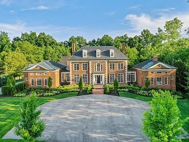 Brick Mansion Large Brick House, Old Brick Mansion, Brick Mansions, Brick Mansion, Manor Estate, Safe House, Estate House, Brown Brick, Old Manor