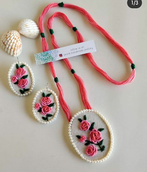 Handwork Bangles, Embroidery Jewellery Handmade, Thread Necklace Diy, Embroidery Earring, Diy Necklace Designs, Flower Jewelry Designs, Hand Embroidered Jewelry, Diy Jewelry Set, Diy Earrings Easy