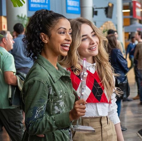 Quinn Ackerman Outfits, Work It Movie Outfits, Work It Movie, Sabrina Carpenter Movies, It Movie, Liza Koshy, Sam And Cat, Vlog Squad, Carpenter Work