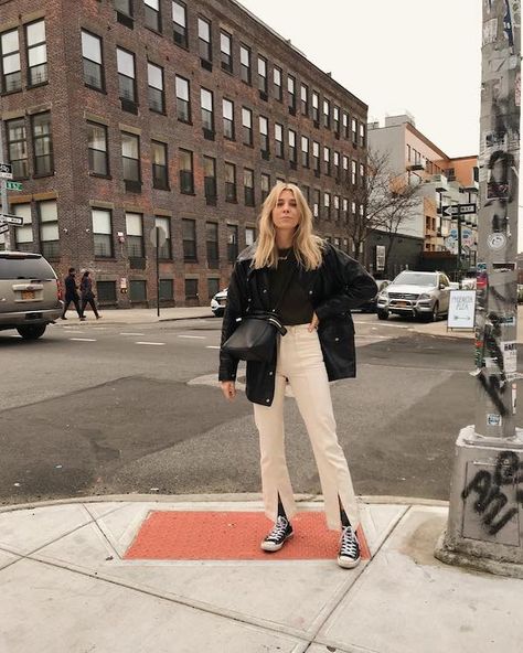 9 Ways to Wear Split-Front Jeans or Pants Like a British Instagram Star Split Front Jeans Outfit, Split Front Pants Outfit, Denim Pants Outfit, Split Jeans, Split Pants, Happy To Be Here, Womens Fashion Inspiration, How To Hem Pants, Wardrobe Style