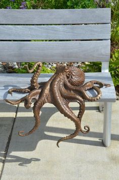 Octopus Sculpture, Octopus Tattoos, Motif Art Deco, Octopus Art, Arte Inspo, Animal Sculptures, Kraken, Bronze Sculpture, Natural History