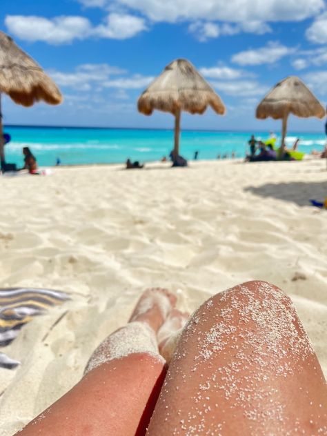 #arena #sea #legs #chilling #cancun Cancun Mexico Xcaret, Cancun Photos, Cancun Mexico Travel, Cancun Outfits, Mexico Christmas, Cancun Vacation, Best Friend Quiz, Cancun Trip, Cute Summer Wallpapers