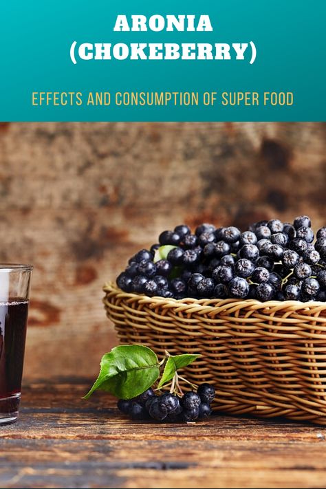 Aronia is considered a healthy superfood berry with many advantages. But there are also downsides. You can find out what's behind it here. Aronia Berry Benefits, Aronia Berry, Benefits Of Berries, Aronia Berries, Healthy Superfoods, Healing Remedies, Berry Plants, Natural Healing Remedies, Super Food