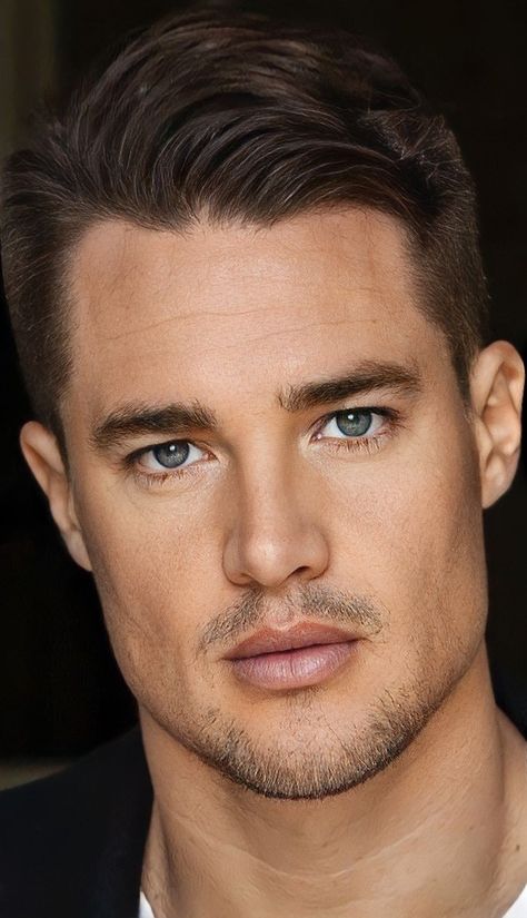 Alexander Dreymon Wife, Alexander Vlahos, Uhtred Of Bebbanburg, Viking Images, Alexander Dreymon, The Last Kingdom, What A Girl Wants, Most Handsome Men, Attractive Guys