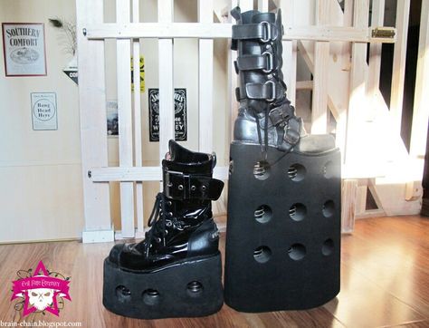 5 Inch Platform Boots, Extreme Platform Boots, Lady Gaga Shoes, New Rocks, Goth Clothing, New Rock, Goth Outfits, Platform Boots, Shoe Style