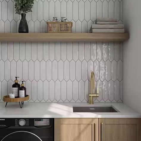 Picket Backsplash Tile Kitchen, White Picket Tile Backsplash, Picket Wall Tile, Picket Tile Backsplash, Picket Tile, White Tile Kitchen Backsplash, White Kitchen Tiles, Bathroom Shower Walls, Tiles For Wall