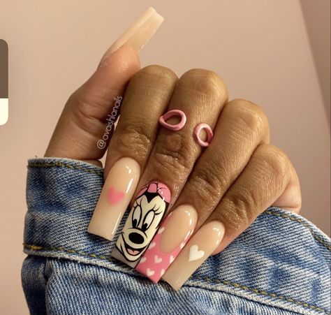 Mickey Mouse Nails Pink, Minnie Mouse Nail Ideas, Minnie Mouse Acrylic Nails, Minnie Mouse Nails Acrylic, Disneyland Nails Acrylics, Pink Disney Nails, Minnie Mouse Nail Designs, Minnie Nails, Minnie Mouse Nail Art