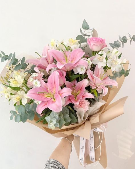 Lillies And Roses Bouquets, Lily Flower Bouquet Aesthetic, Bouquets With Lilies, Lily Floral Arrangements, Hibiscus Flower Bouquet, Pink Lily Bouquet, Lily K, Lily Flower Bouquet, Lilies Bouquet