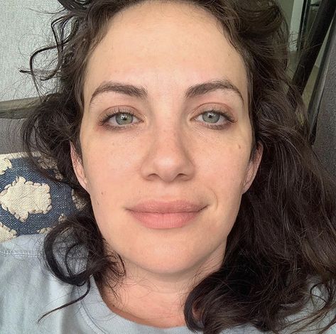 Middle Aged Woman Face Claim, Theodora Crain, Kate Siegel, The Haunting Of Bly Manor, Haunting Of Bly Manor, The Haunting Of Hill House, Haunting Of Hill House, Brown Hair Green Eyes, Bly Manor